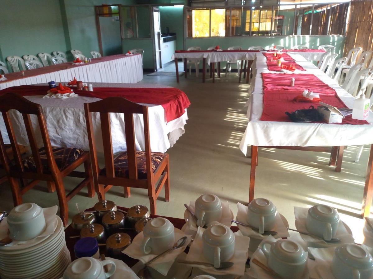 Boulevard Excelsior Motel Fort Portal Exterior foto