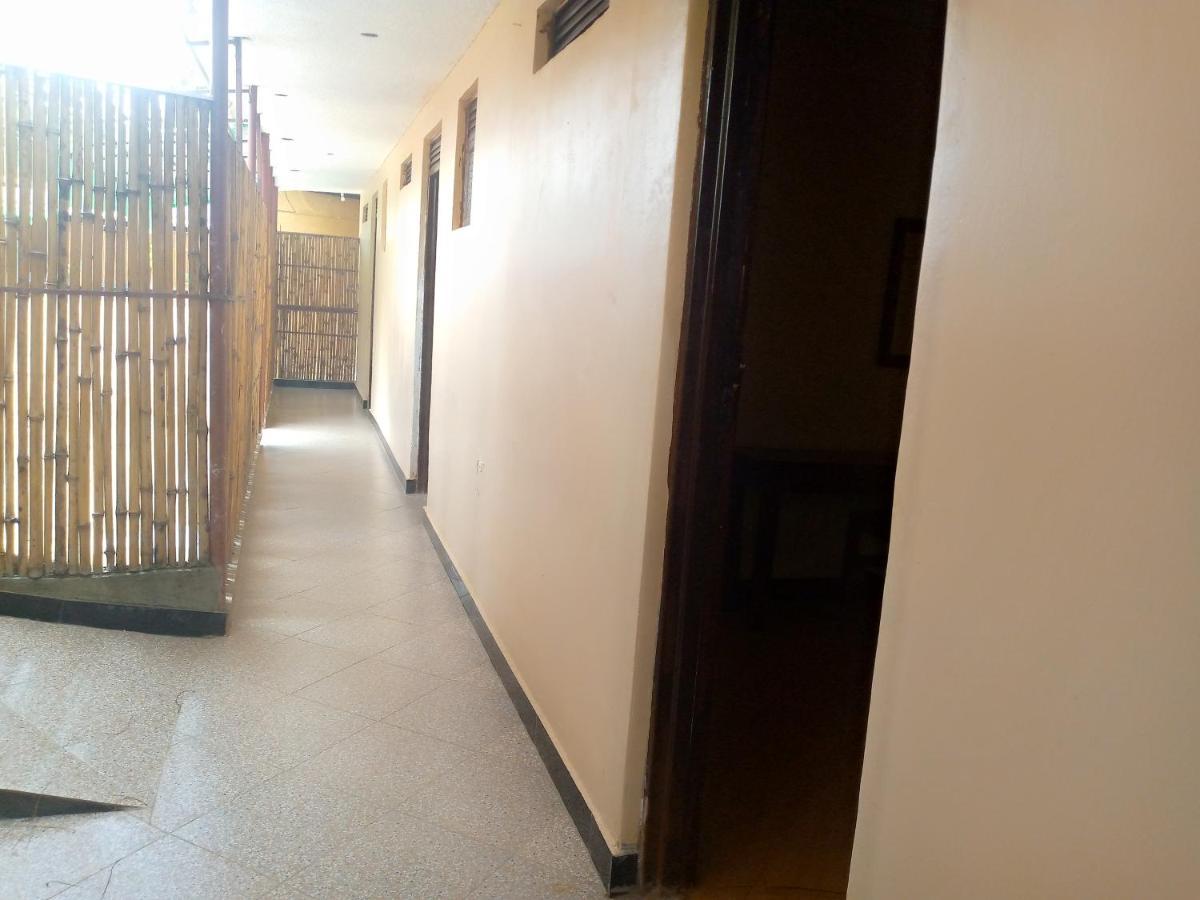 Boulevard Excelsior Motel Fort Portal Exterior foto