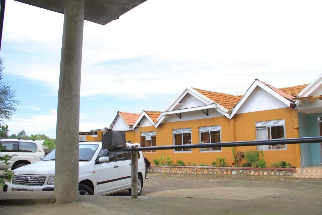 Boulevard Excelsior Motel Fort Portal Exterior foto