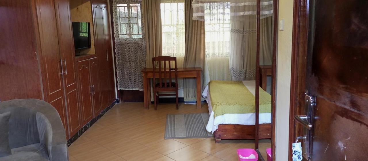 Boulevard Excelsior Motel Fort Portal Exterior foto